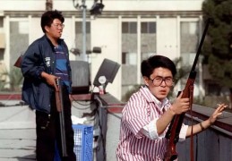 1992 年洛杉矶骚乱：韩国人与黑人街头枪战的背后真相